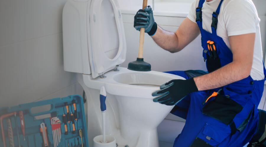 Expert burst pipe repair services in De Valls Bluff, AR